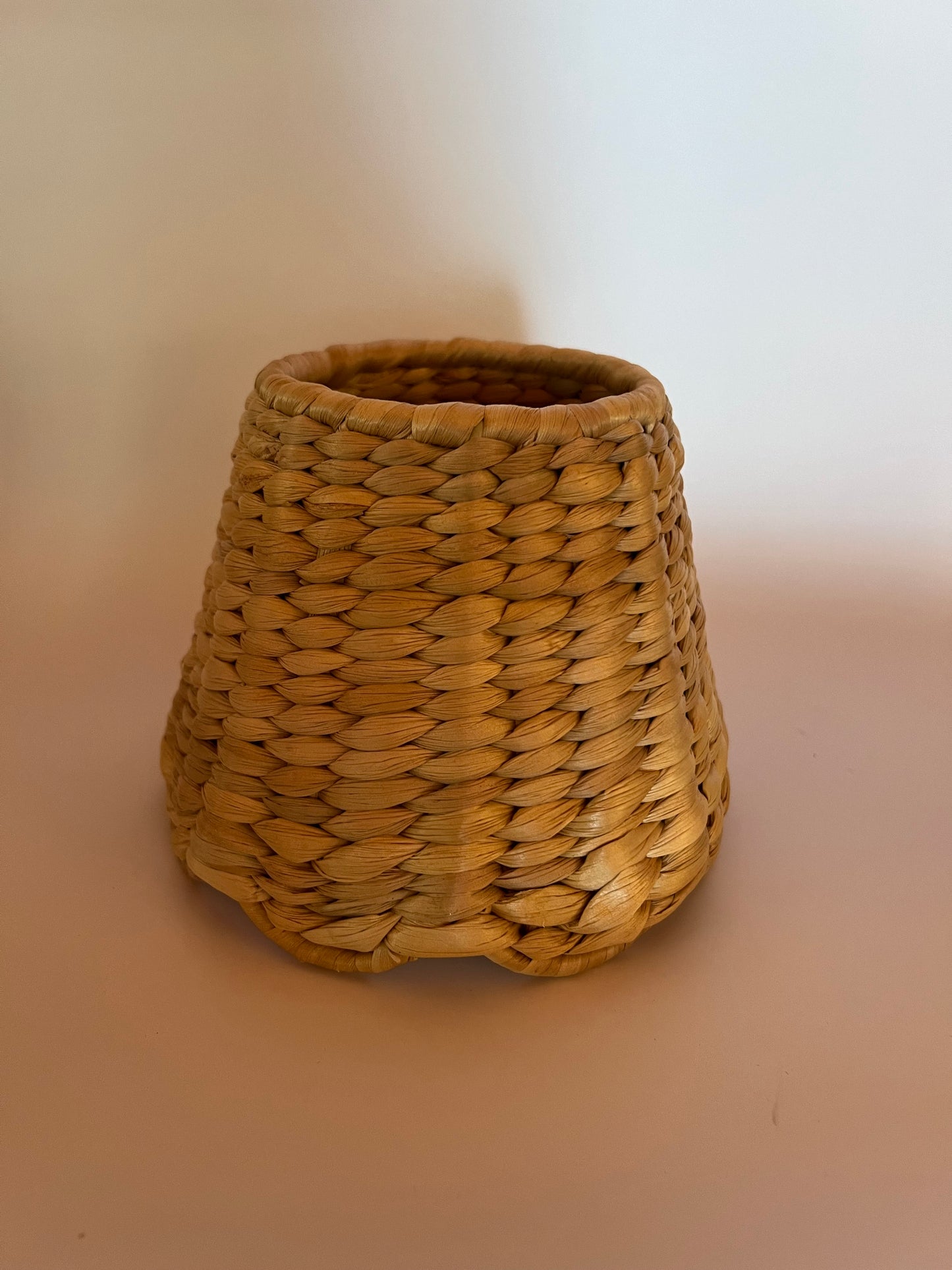 Zafferano Scalloped Water Hyacinth Woven Lampshade.